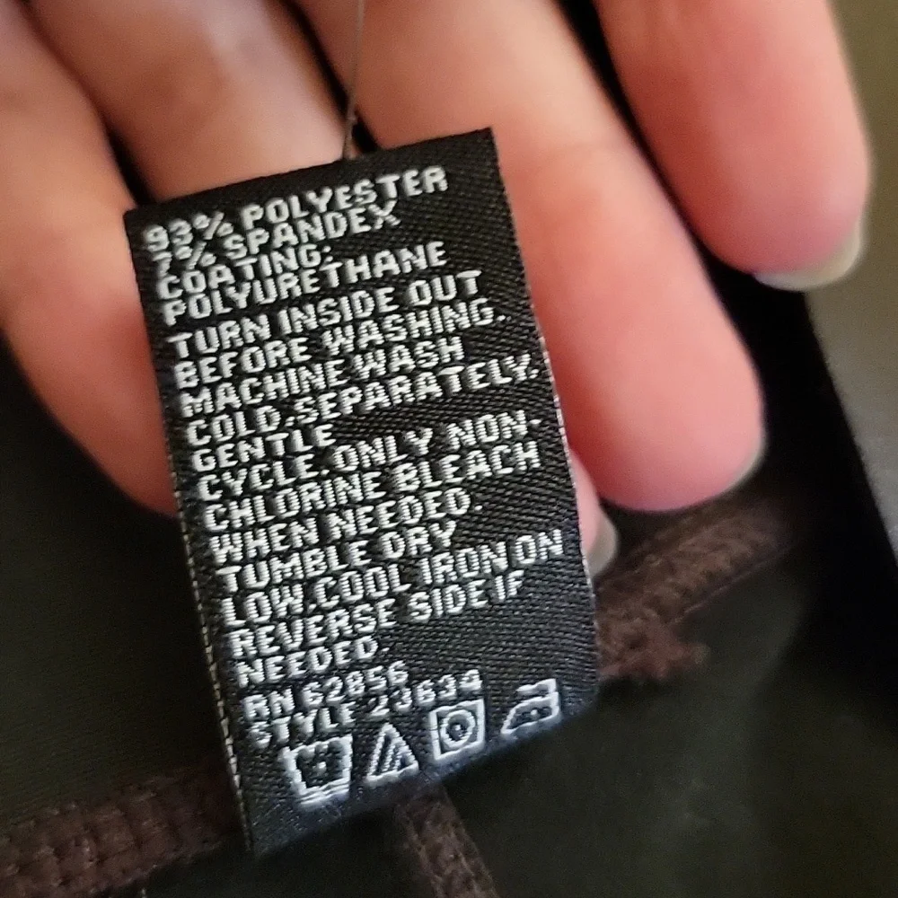 HUE | Chocolate Brown Cropped Flare Pull On Faux Leather Leggings - Size XL - Picture 6 of 6